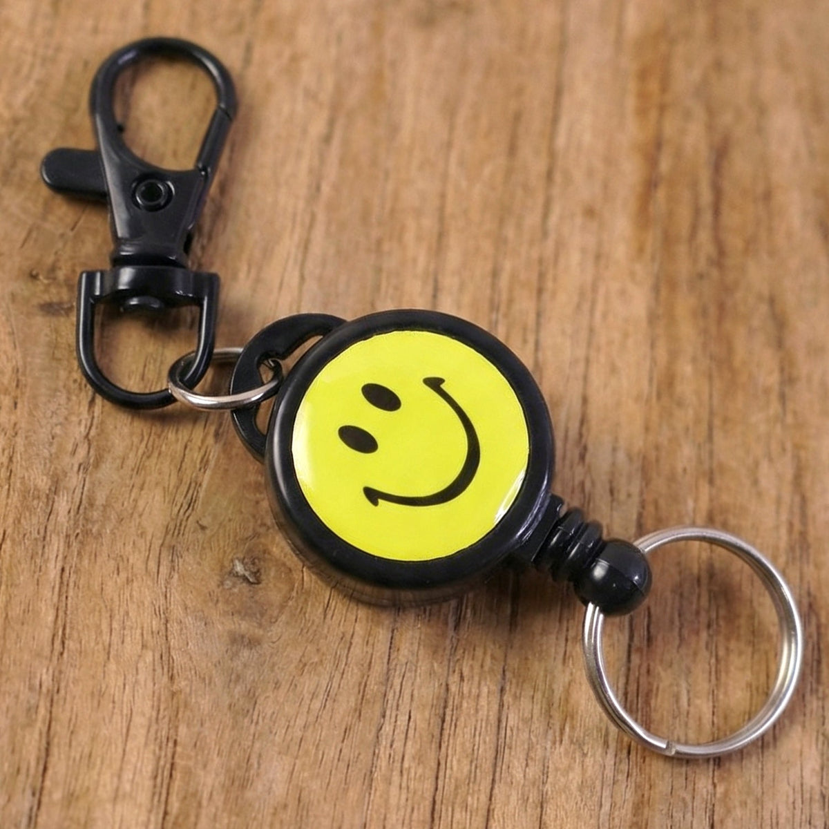Smiley Face Retractable Keychain (1 Pc)