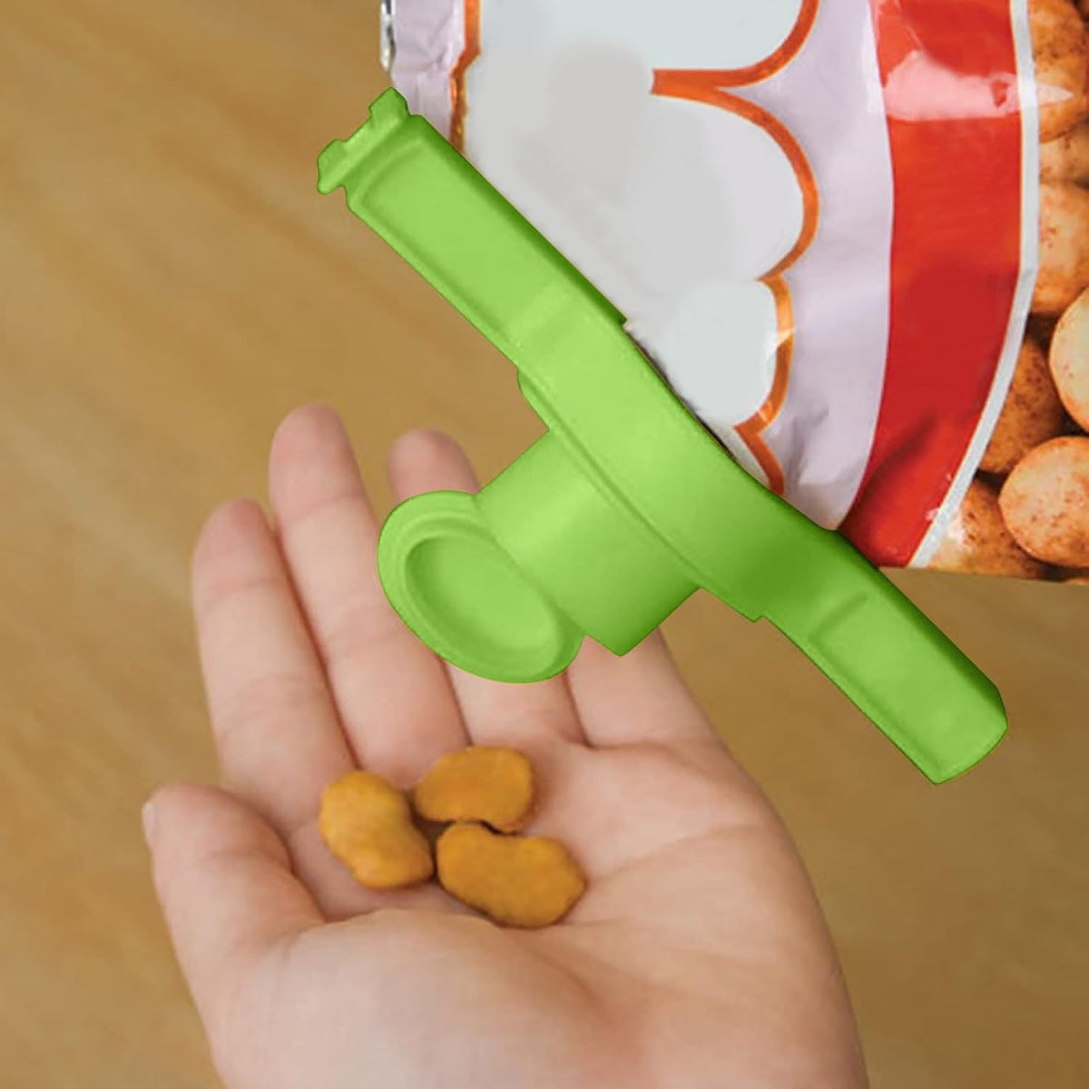Food Storage Sealing Clip Solid Color Seal Pour Bag Clip Snack Bag  (1 Pc)