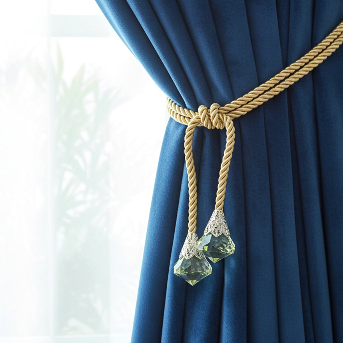 Traditional tassel tie back