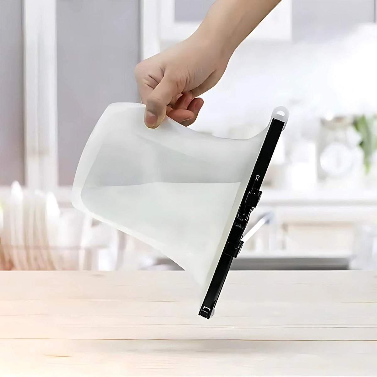 Reusable Silicone Food Storage Bag for Snacks (1 Pc, Leakproof, BPA Free)