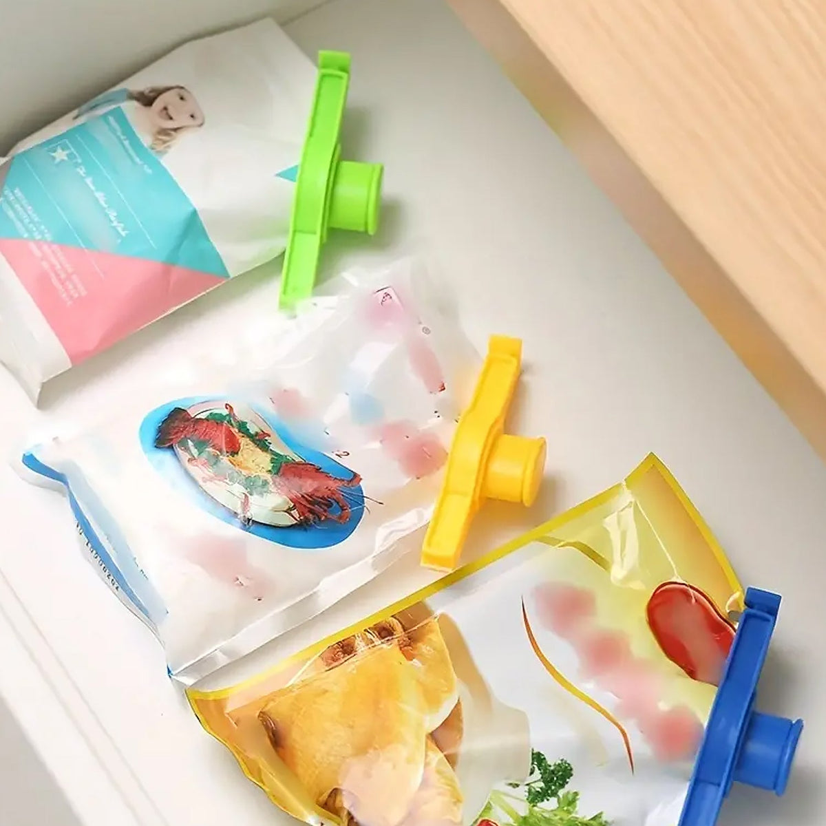 Food Storage Sealing Clip Solid Color Seal Pour Bag Clip Snack Bag  (1 Pc)