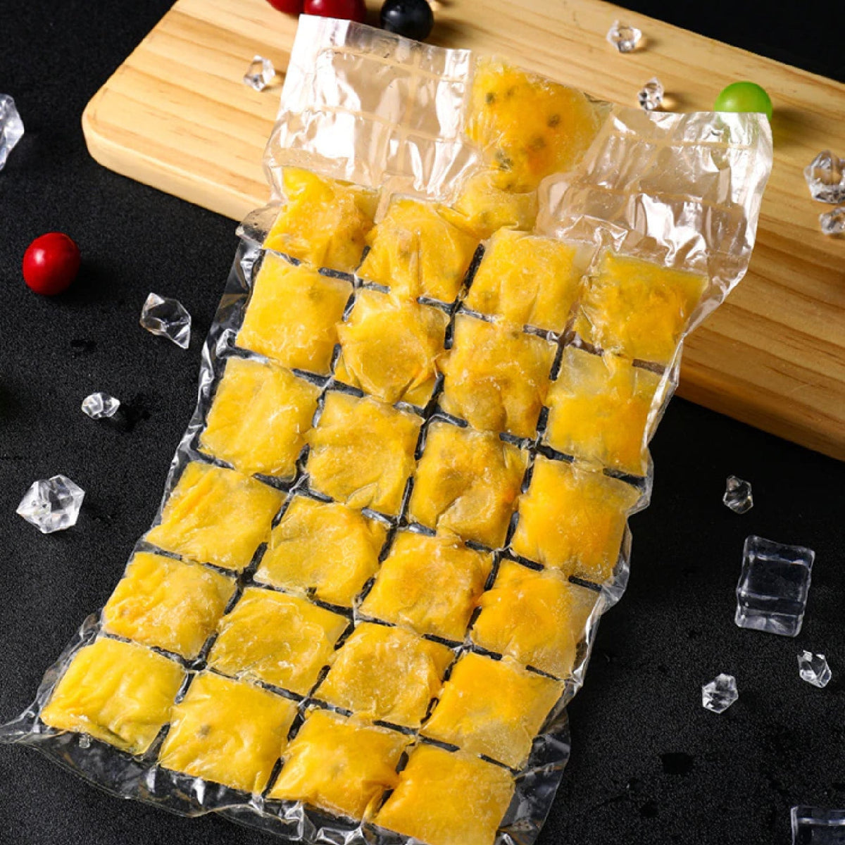 Disposable Ice Cube Bags, Cold Ice Pack Cooler Bag for Cocktail Food Wine
