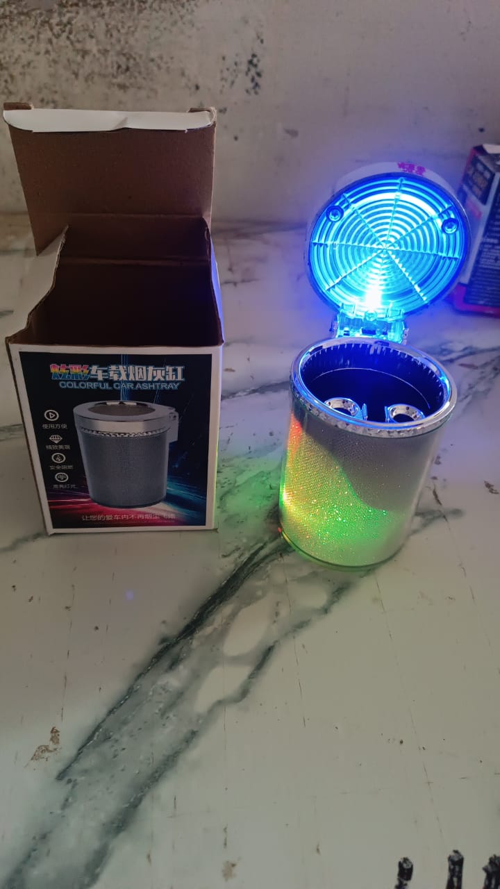 Premium Quality LED Illuminated Car Ashtray with Lid and Detachable Holder (1 Pc)