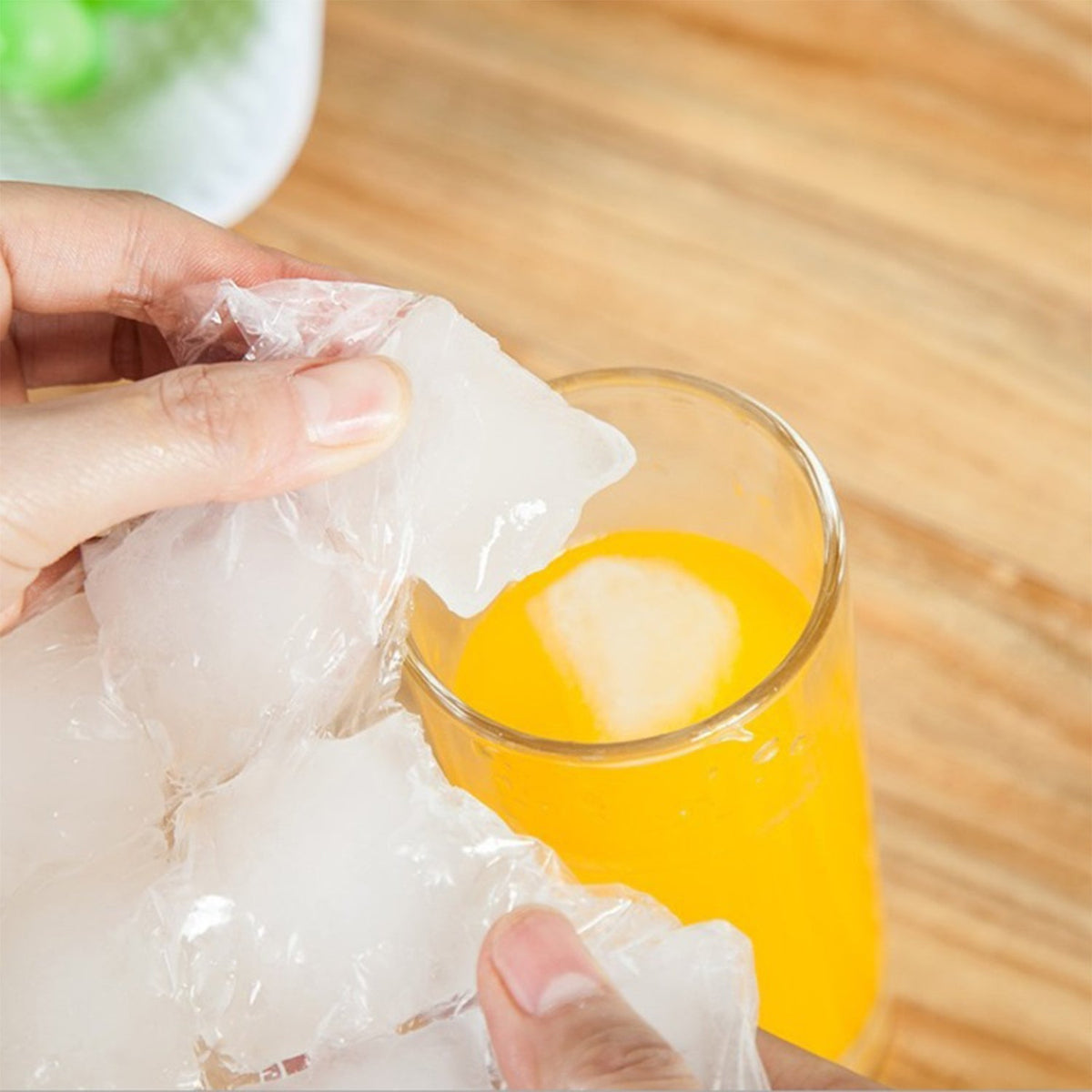 Disposable Ice Cube Bags, Cold Ice Pack Cooler Bag for Cocktail Food Wine
