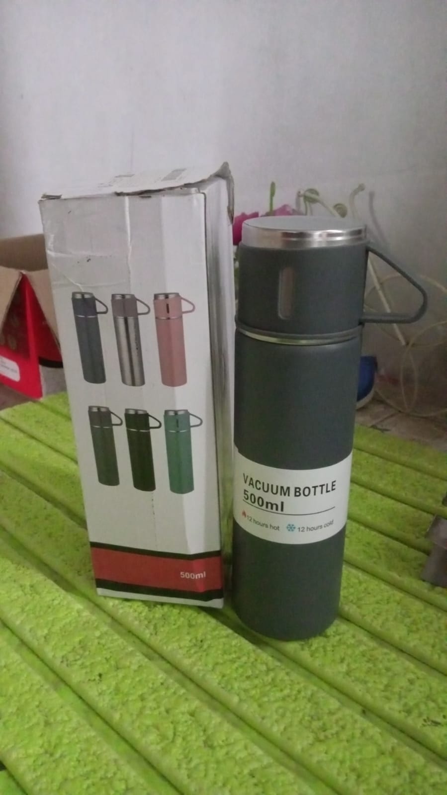 Stainless Steel Vacuum Insulated Water Bottle With Mug (500 ML, Mix Color)