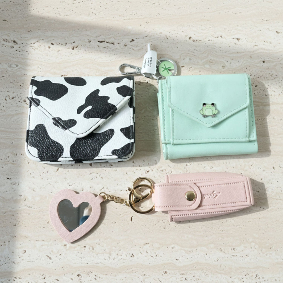 Small multipurpose wallet with keychain