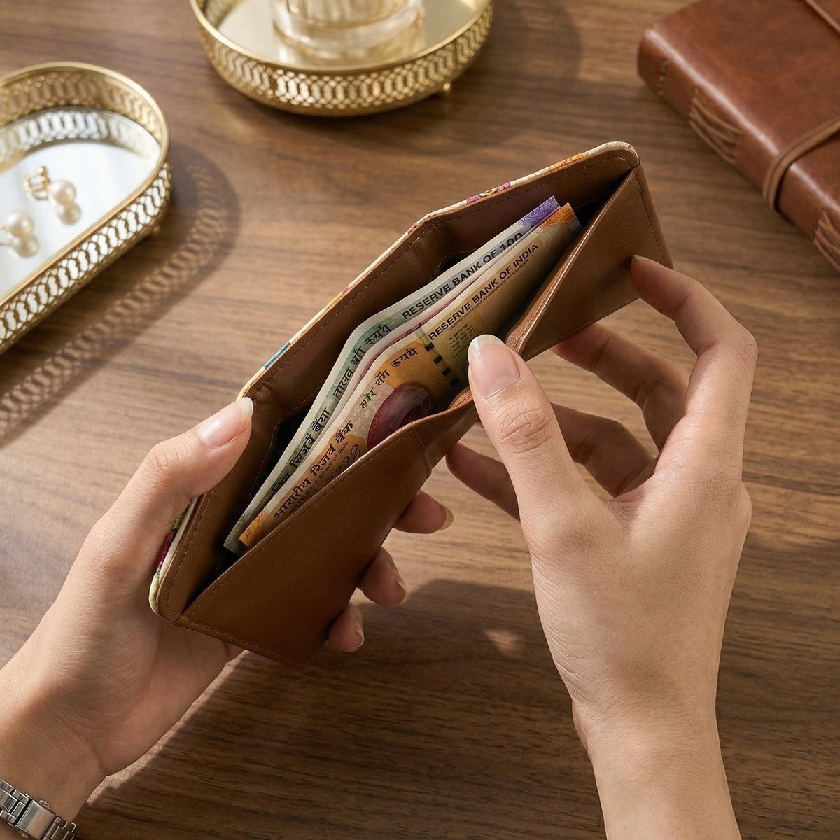 portable compact wallet case