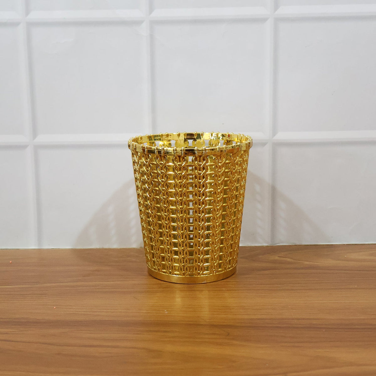 Luxury Golden Decorative Makeup Brush Holder Organizer (1 Pc)